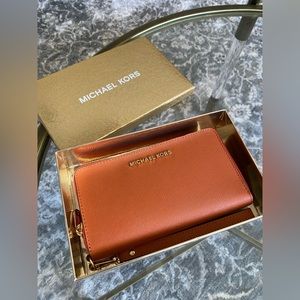NEW Orange Michael Kors Jet Set Travel Leather Wristlet. Phone/Wallet Wristlet